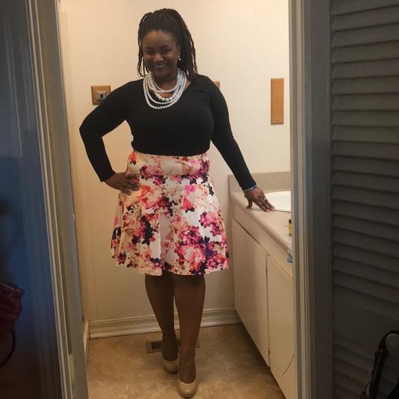 Lane Bryant Dresses & Skirts - 🎊2X HP🎊NWOT floral skirt - 💲⬇️🌸🌺🌼🌸🌺🌼🌸🌺